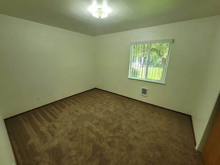 Lovely 2 Bed + 1 Bath in Forest Grove!! Near Pacific University!! Updated in 2021 + Pet-Friendly!! — Photo 12
