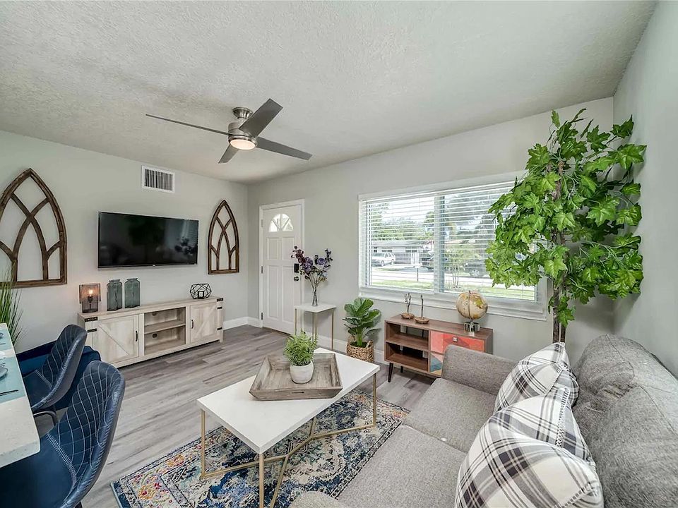 1st image of 4649 SW 24th Avenue