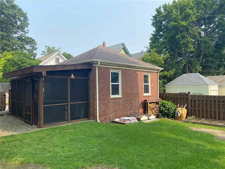 60 Forest St — Photo 21