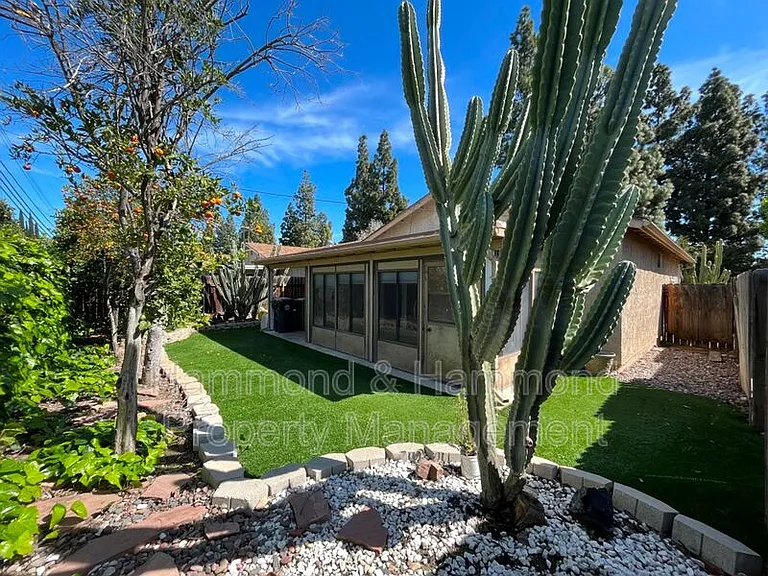 1693 Sequoia Ave — Photo 15
