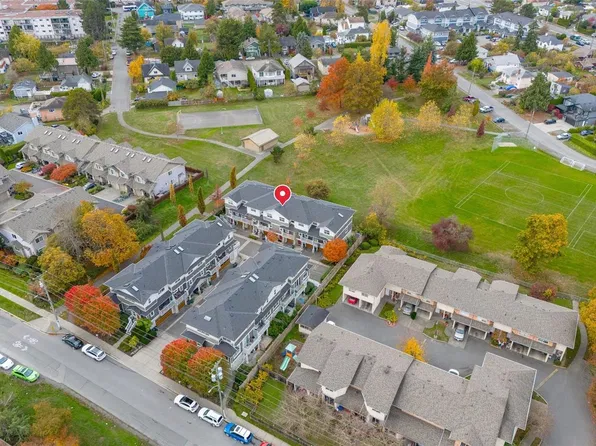 3356 Whittier Ave #8, Saanich, BC V8Z 3P9