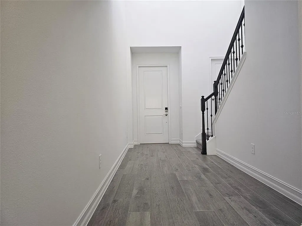 5 bed, 4.5 bath, 3273 sqft, $4,500 — Photo 4