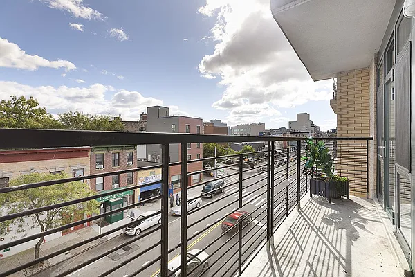 Sold by Compass | media 10