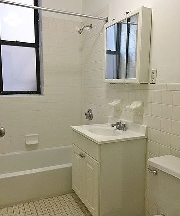 3rd image of 659 Rogers Ave