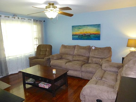 3rd image of 112 Toro Cir