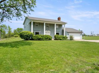 327 Farmstead Rd, Fort Wayne, IN 46825