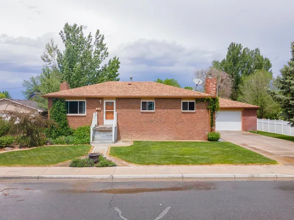 313 W 7th St, Lovell, WY 82431