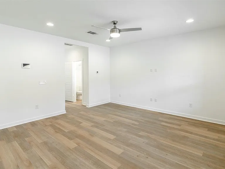 1856 Bonham Ln — Photo 5