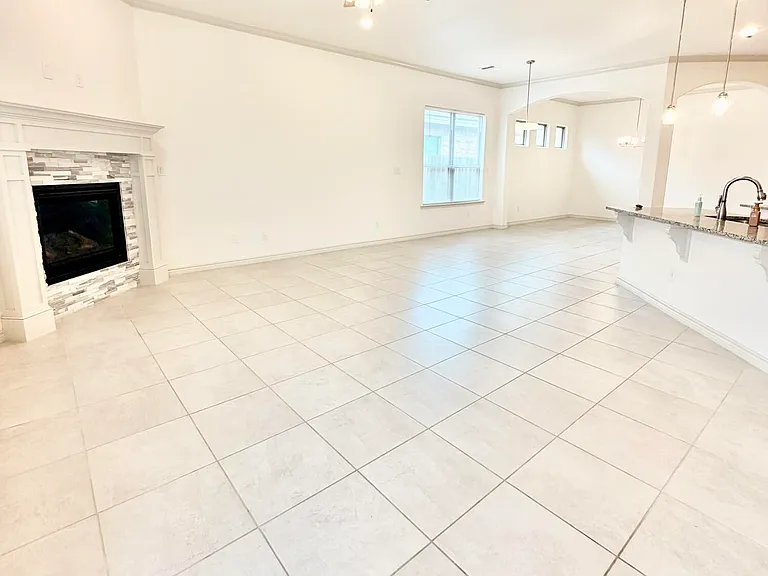 5401 Lamont Ave — Photo 13