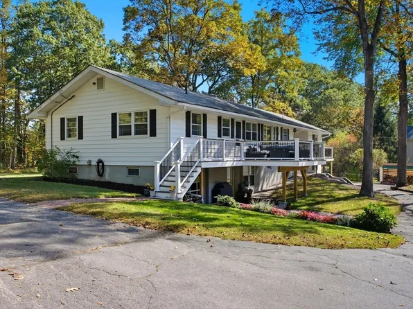 534 Forest St, Methuen, MA 01844