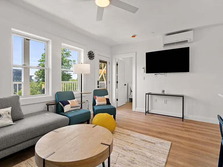32 Munroe St #1 — Photo 19