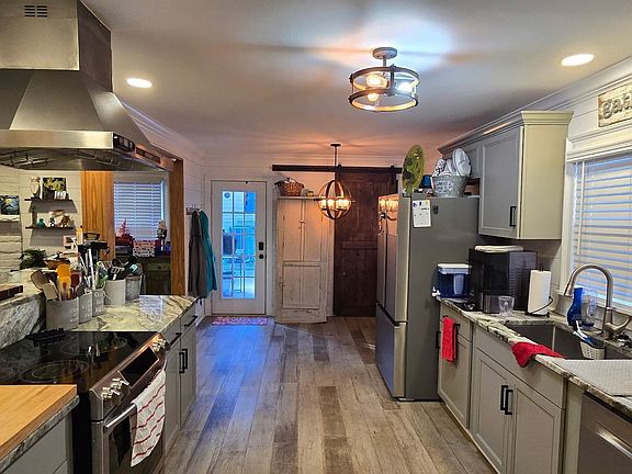 2nd image of 657 4th St NW