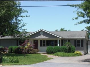 1102 W Grand Ave, Carterville, IL 62918