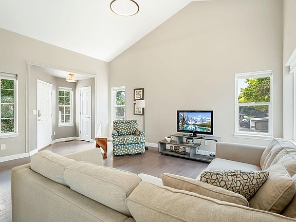 5th image of 1800 Terrace Ct