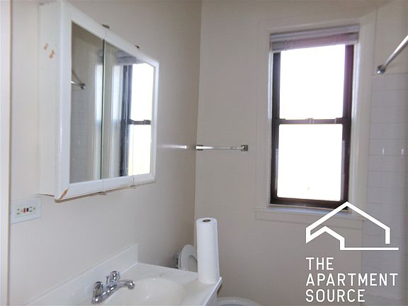 3rd image of 1549 W North Shore Ave #2
