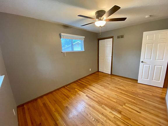4th image of 7104 Clover Ln