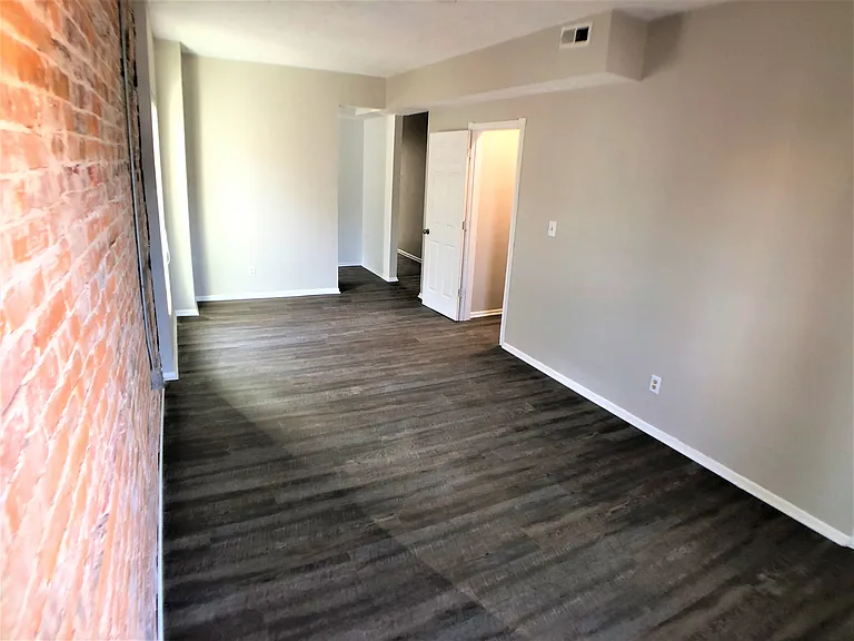 881 1/2 Oak St — Photo 22