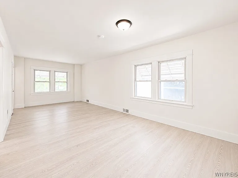 165 Dearborn St #UPPER — Photo 6