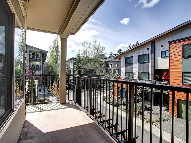 Delano — Photo 30