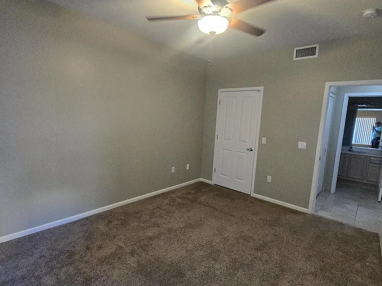 11260 N 92nd St #1033 — Photo 17