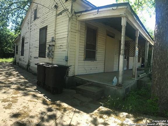 3rd image of 126 Camargo St