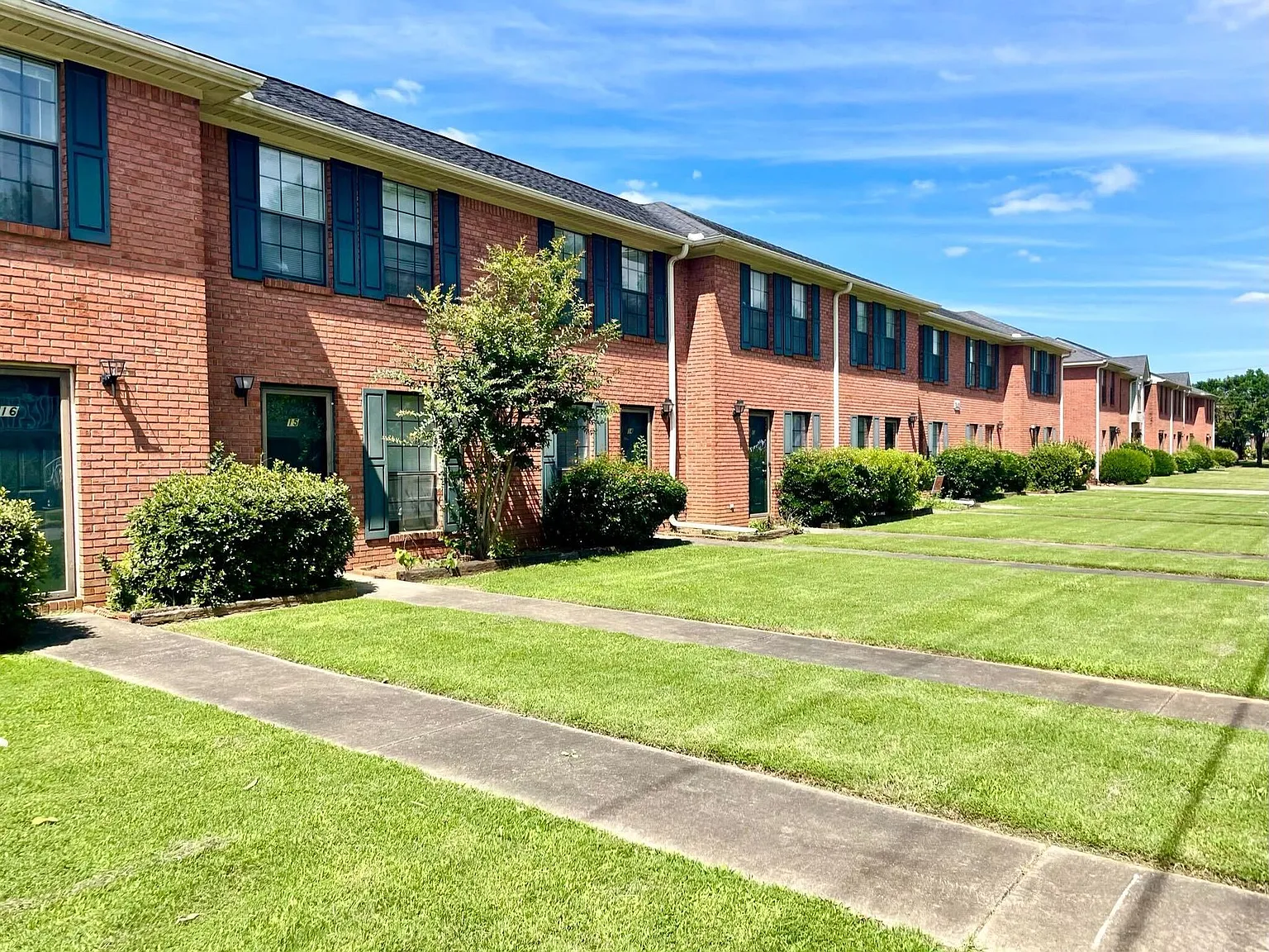 Beautiful Updated Townhomes in Decatur, AL — Photo 3