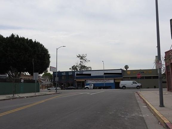 4th image of 1846 S Wilton Pl