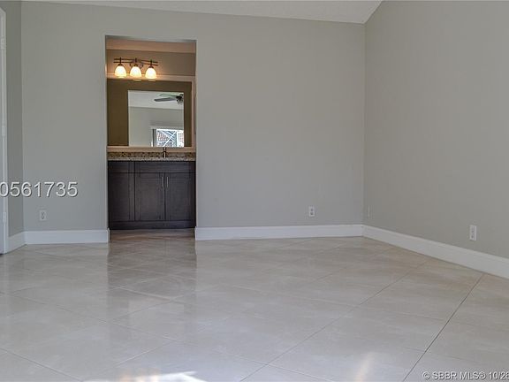 5th image of 802 San Remo Dr #802E