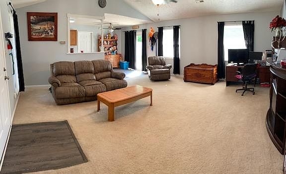 3rd image of 5587 Brandon Park Dr