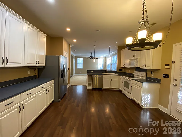 9513 Wilson Hall Dr — Photo 7