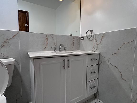 5th image of 4607 Forest Ave #1
