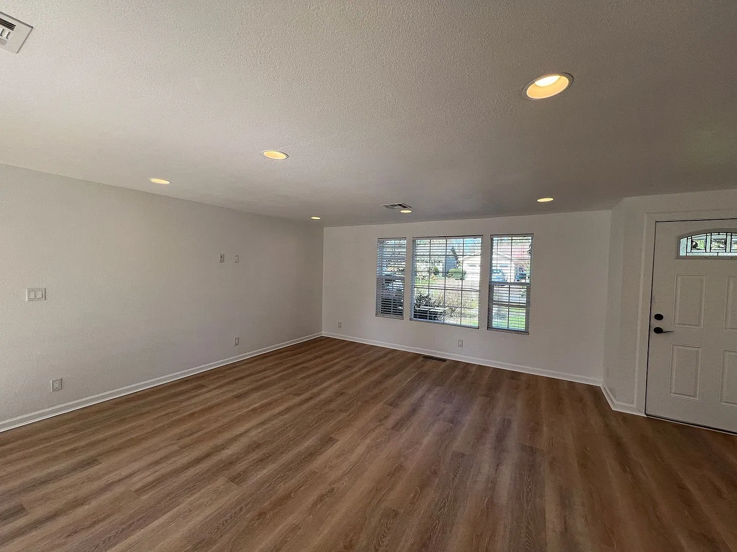 Freshly Remodeled Three Bedroom! — Photo 3