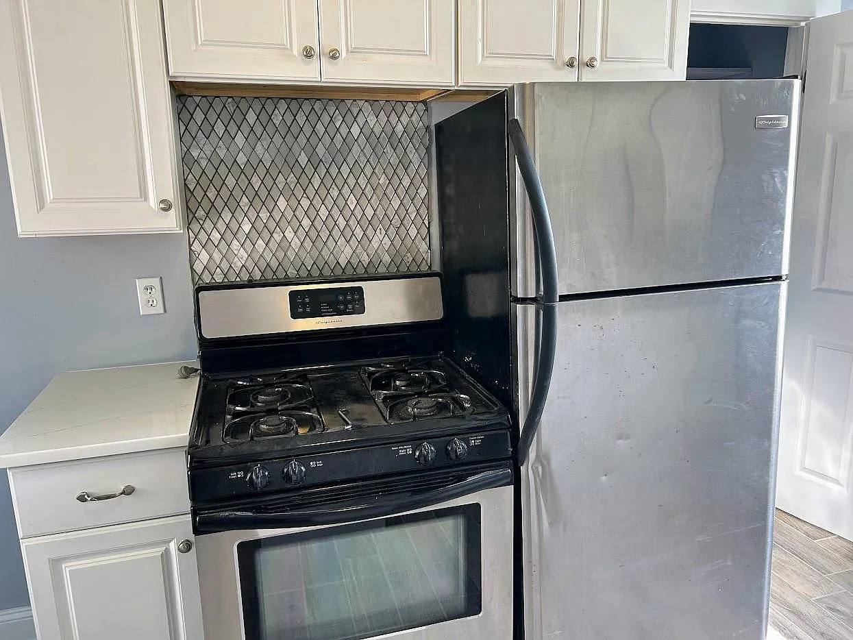 2 bed, 990 sqft, $1,800 — Photo 4