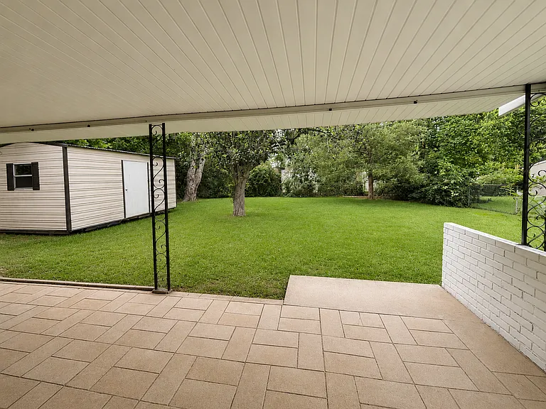 125 Charles Ave — Photo 15
