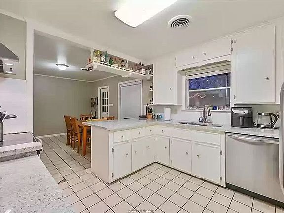5th image of 1001 Francis Dr