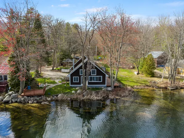 11 Ray Avenue, Lyman, ME 04002