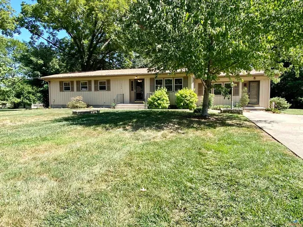 1200 S 8th St, Clinton, MO 64735