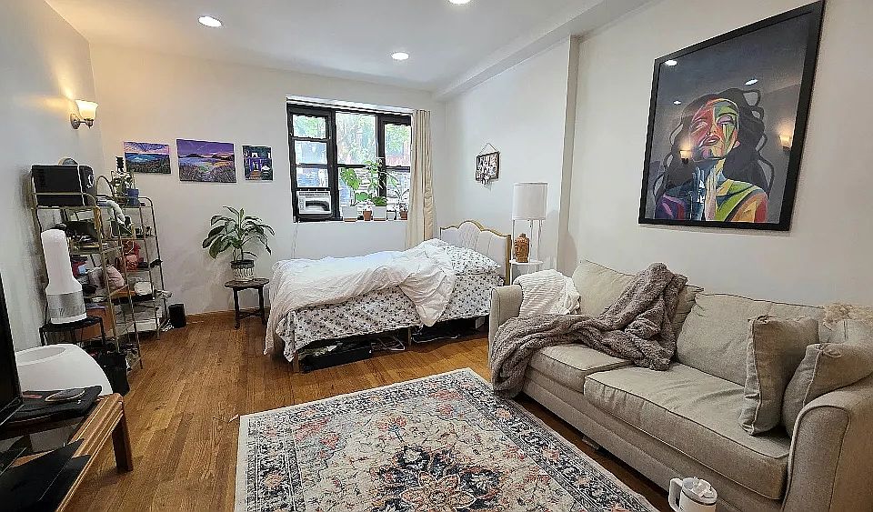 1st image of 190 22nd St APT 1A