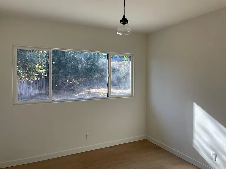 1101 N Ridge Pl — Photo 5