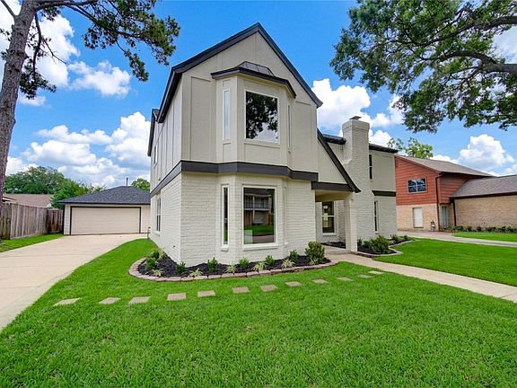 3rd image of 8206 Tiger Ln
