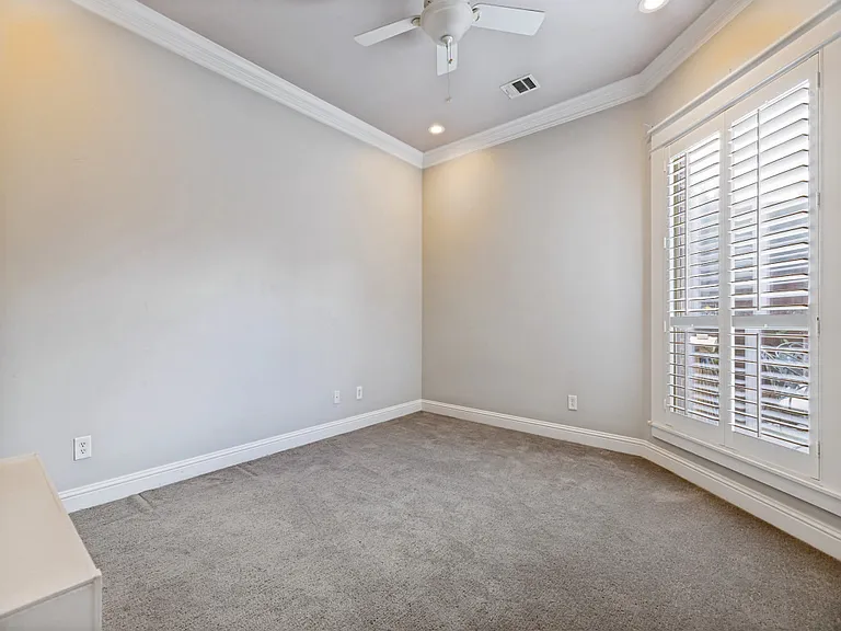 411 Brazoria Dr — Photo 11