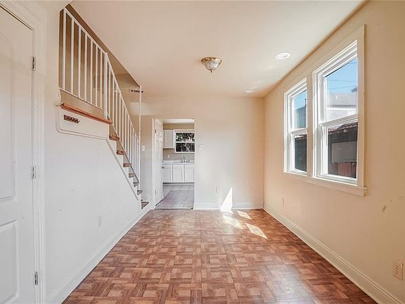 5th image of 2555 Elder St