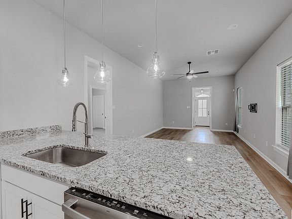 5th image of 106 Briar Hill Dr