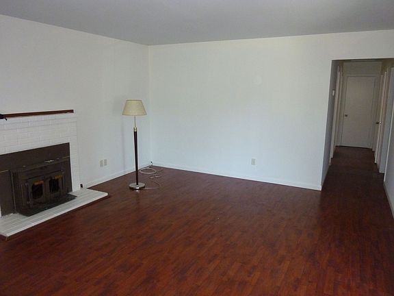 3rd image of 64 Carolyn Dr