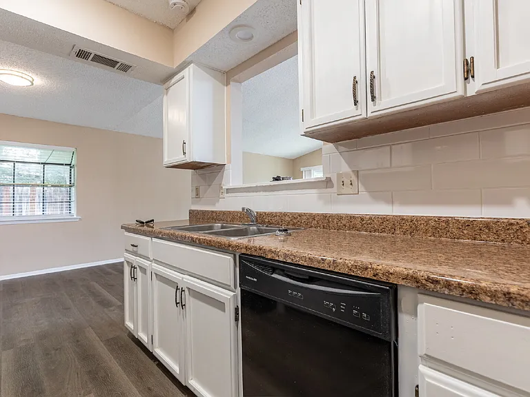 5814 Pineway St — Photo 13
