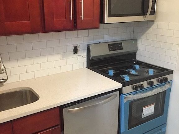 2nd image of 2823 37th St APT 1F