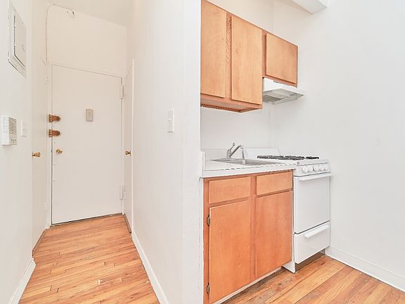 5th image of 319 W 29th St APT 2B