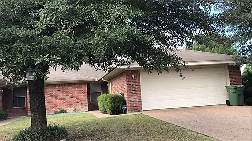 409 Connie Dr Photo 1