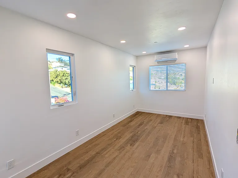 1302 Buena Vista Ave — Photo 9