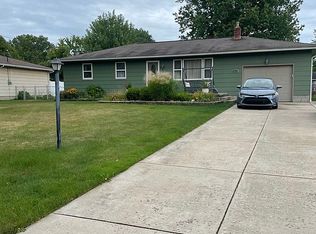 2224 Sprucewood Dr, Youngstown, OH 44515